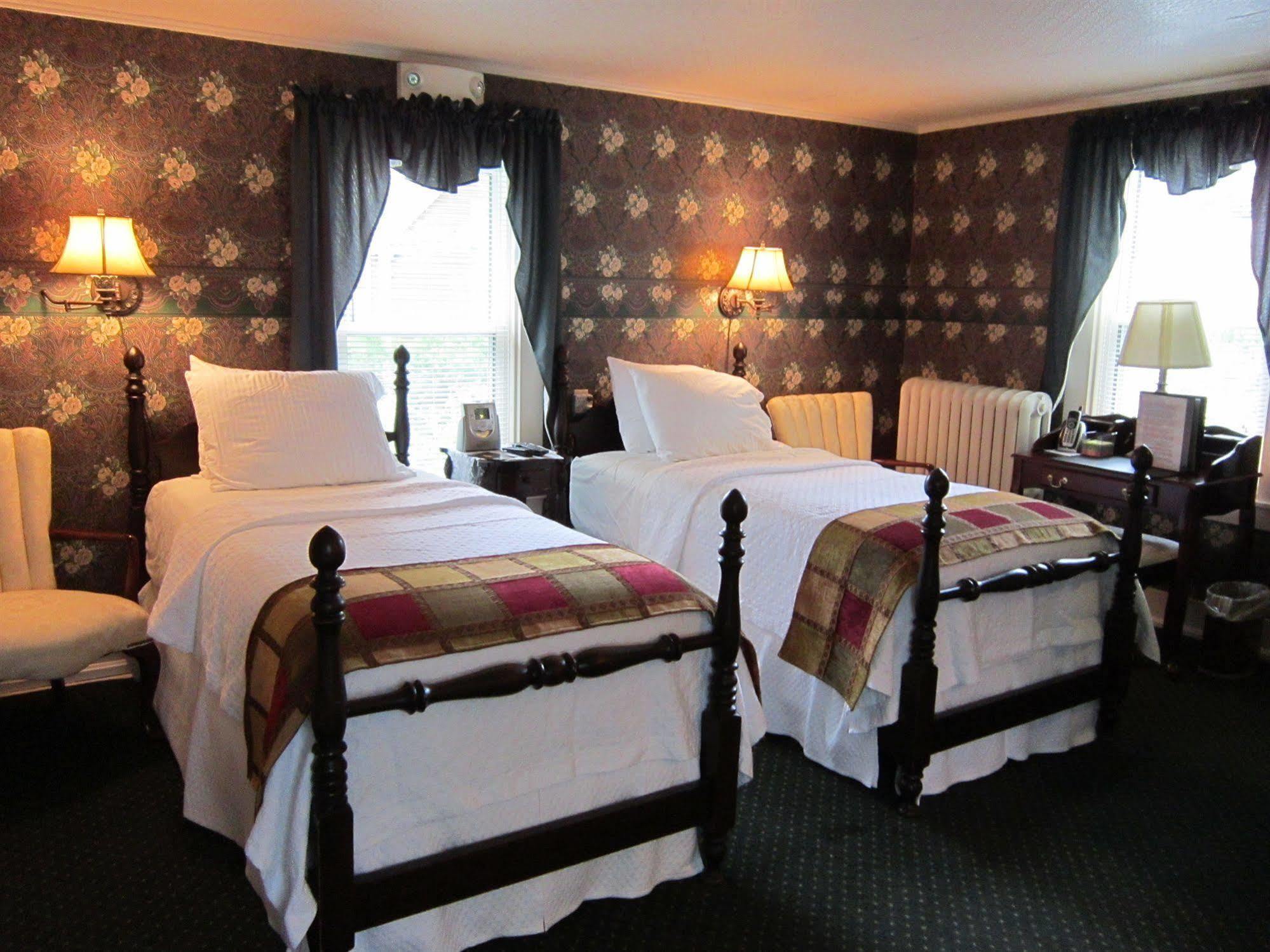 The Jenkins Inn Barre エクステリア 写真